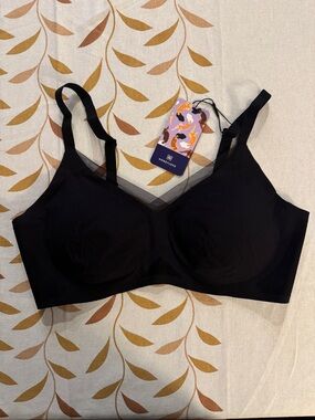 Honeylove Black Wireless Comfort Bra with Sheer V-Panel